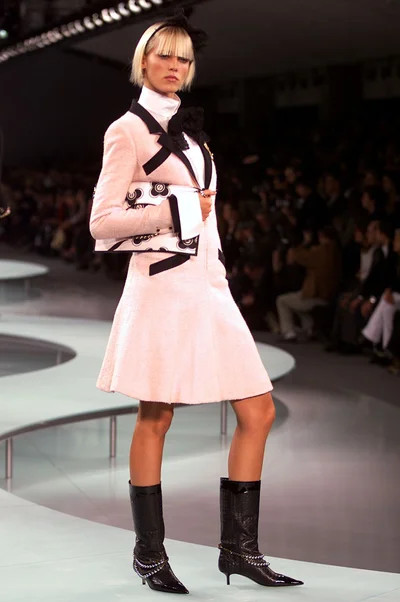 Look 16